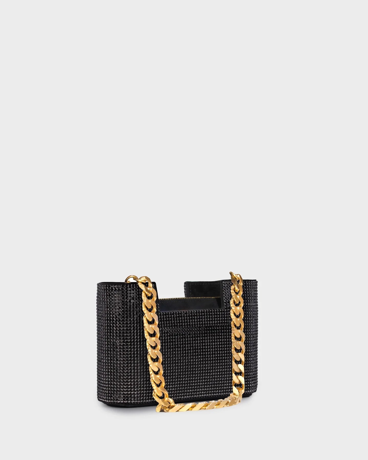 Evangelie In Black Black With Chain three quarters view