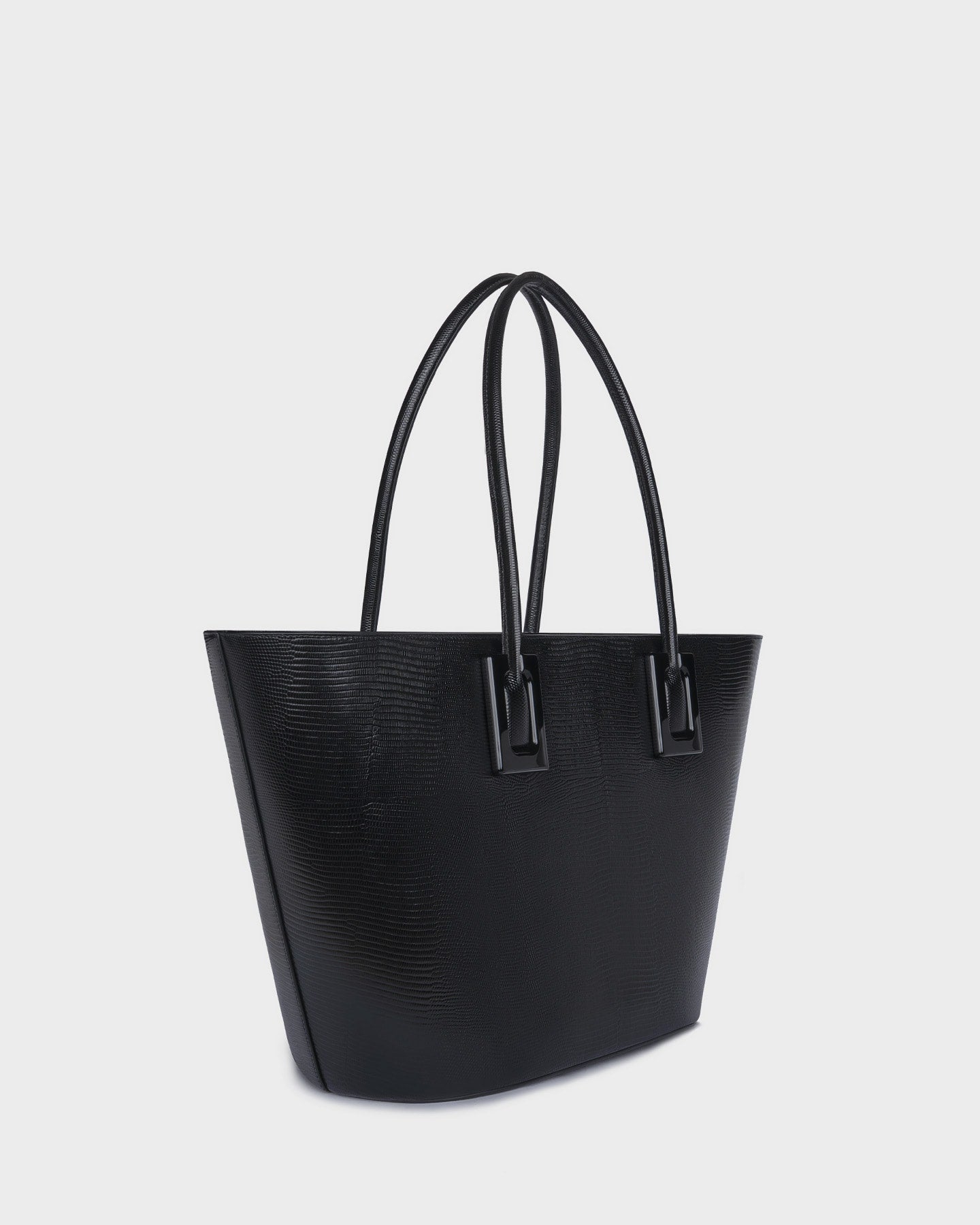 Everywhere In Black Lizard-effect three quarter view