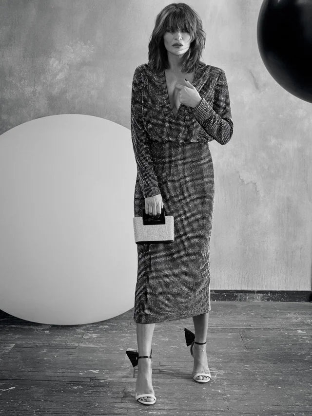 Page from the November 2023 issue of L'Officiel Turkey magazine featuring: the Marina Raphael Evangelie in Silver Crystal Handbag