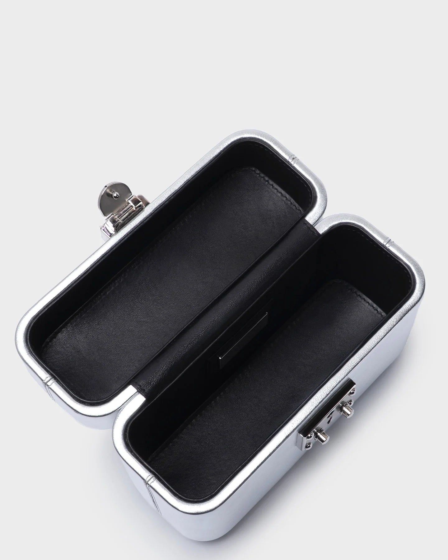 VENYX IN SILVER METALLIC LEATHER